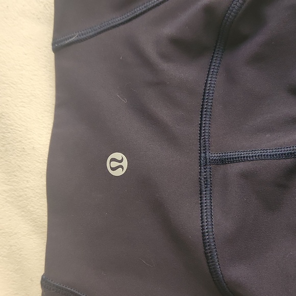 Lululemon Train Times Crop 17" Size 2 Navy - Picture 9 of 13